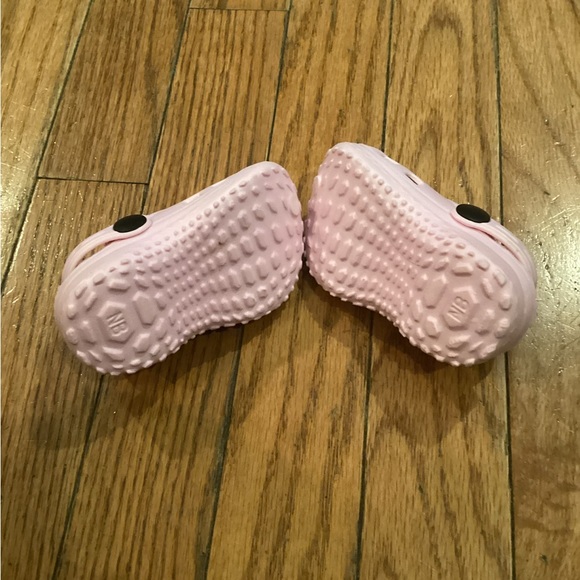 Pink Crocs - Picture 5 of 6